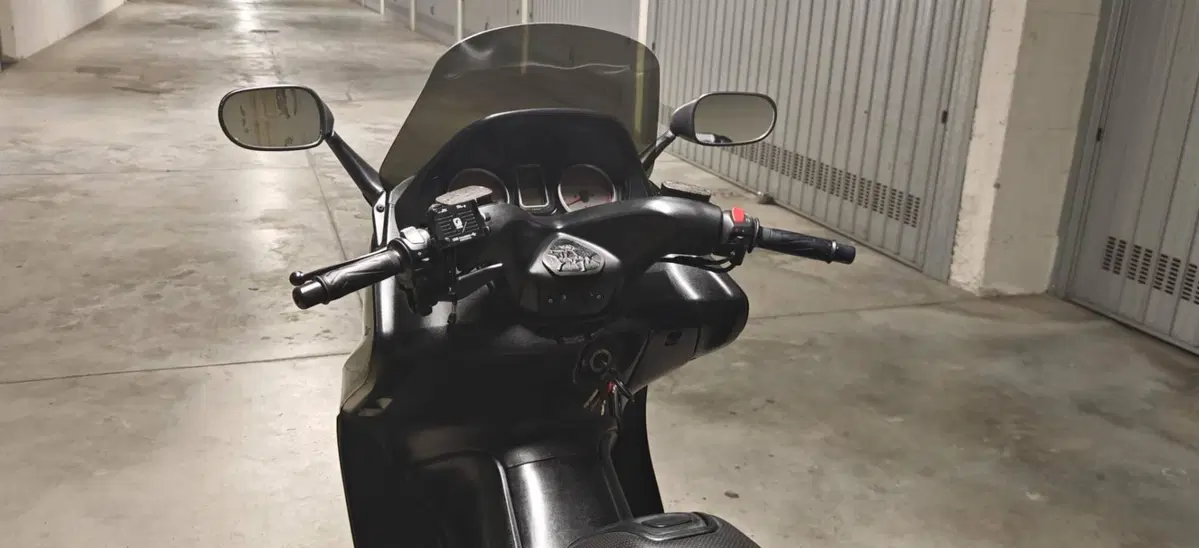 Yamaha T-Max 500 (2004 - 07) (4)