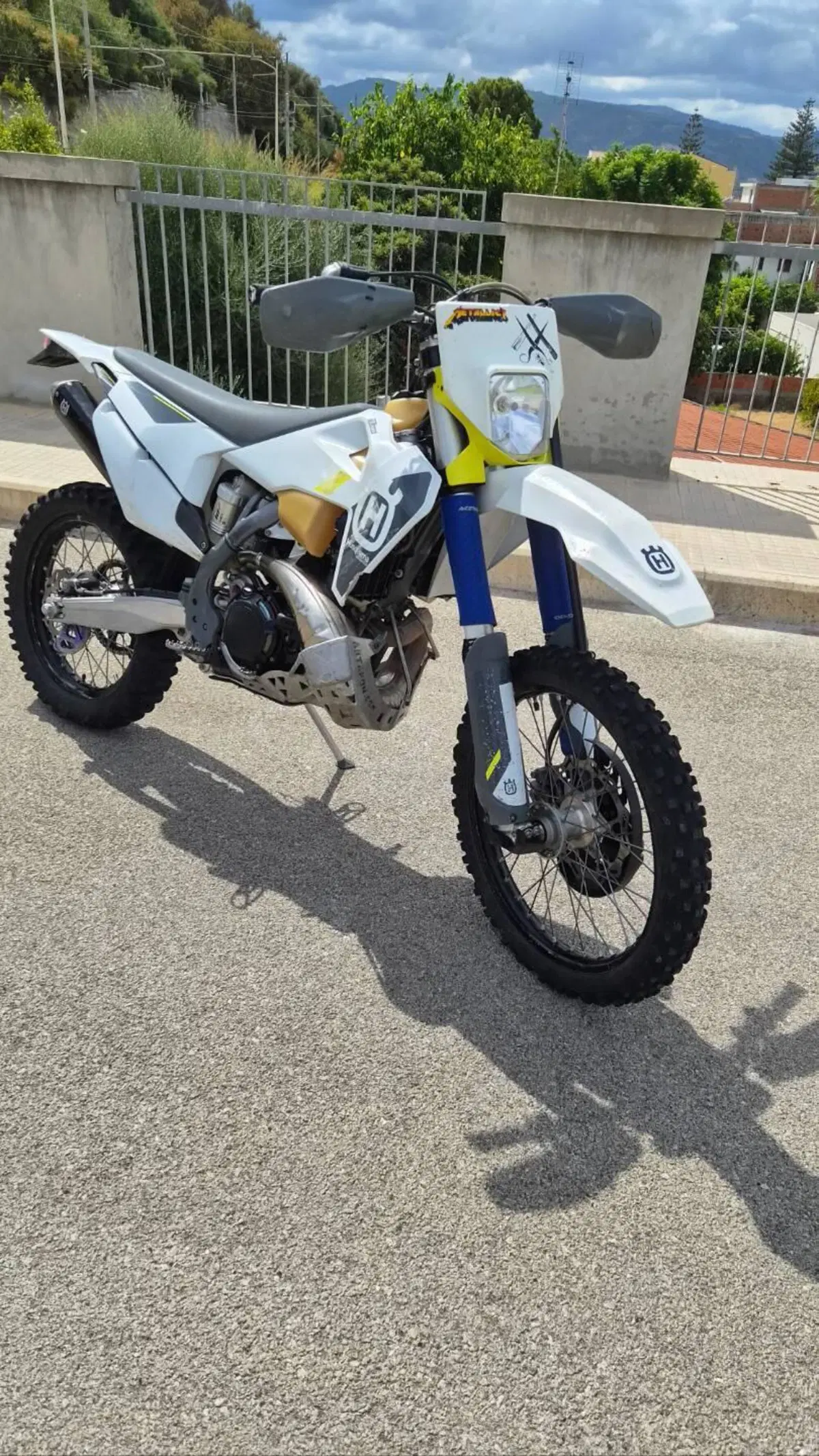 Husqvarna TE 300i (2022)