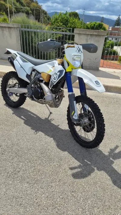 Husqvarna TE 300i (2022) usata