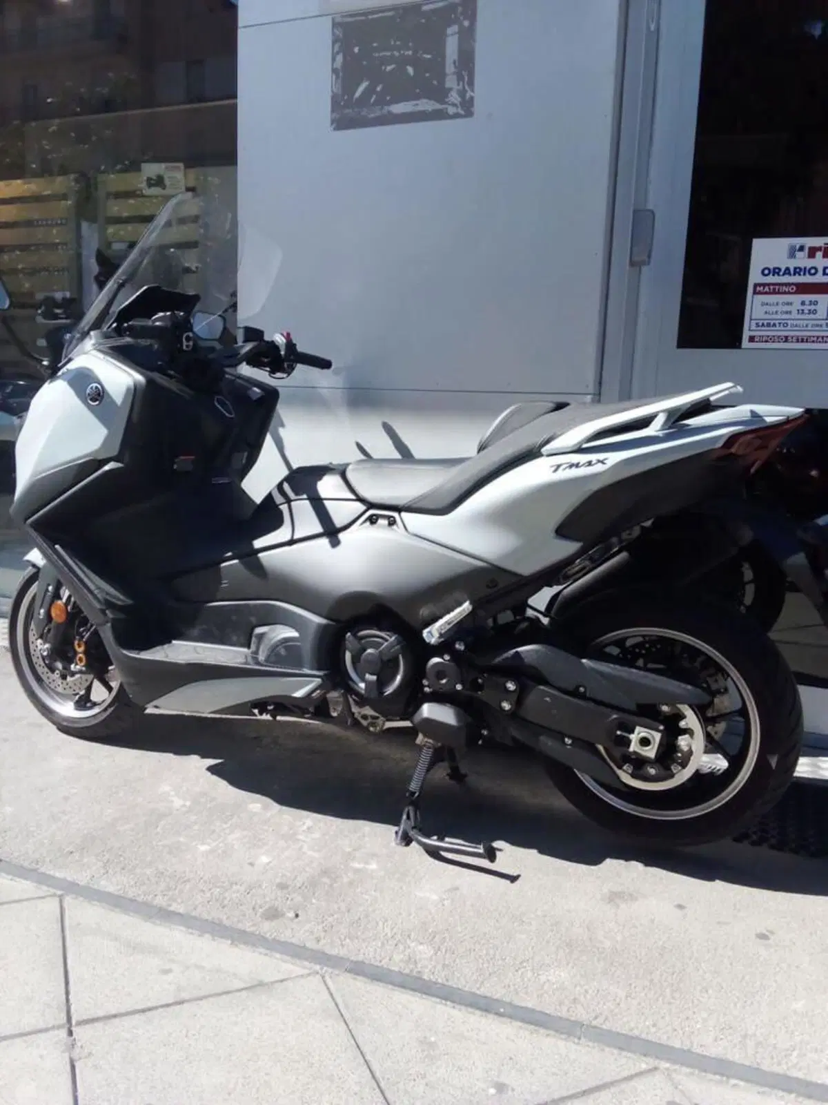 Yamaha T-Max 560 Tech Max (2025 - 26) (4)