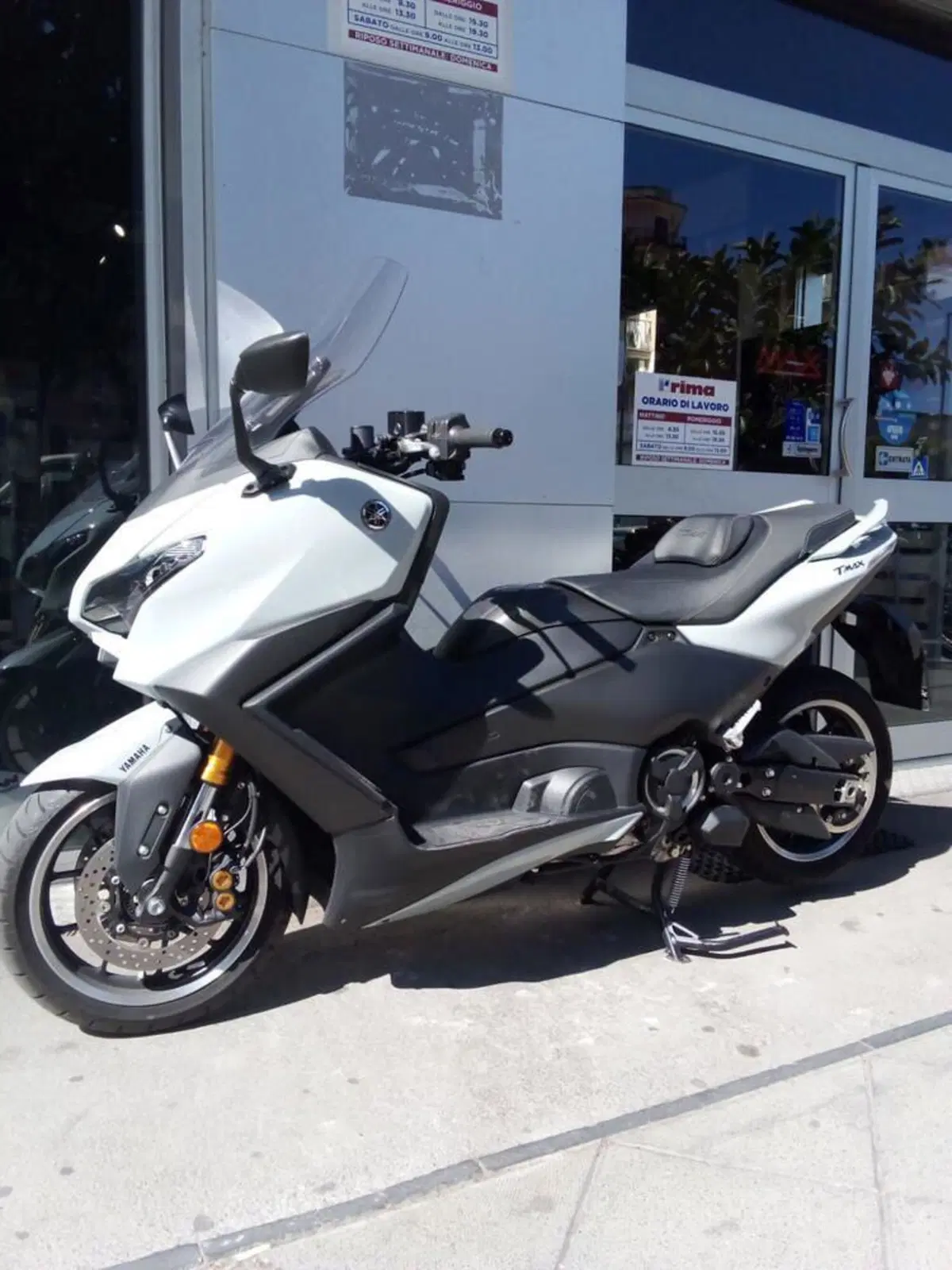 Yamaha T-Max 560 Tech Max (2025 - 26) (5)