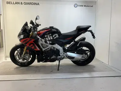 Aprilia Tuono V4 Factory (2021 - 24) usata