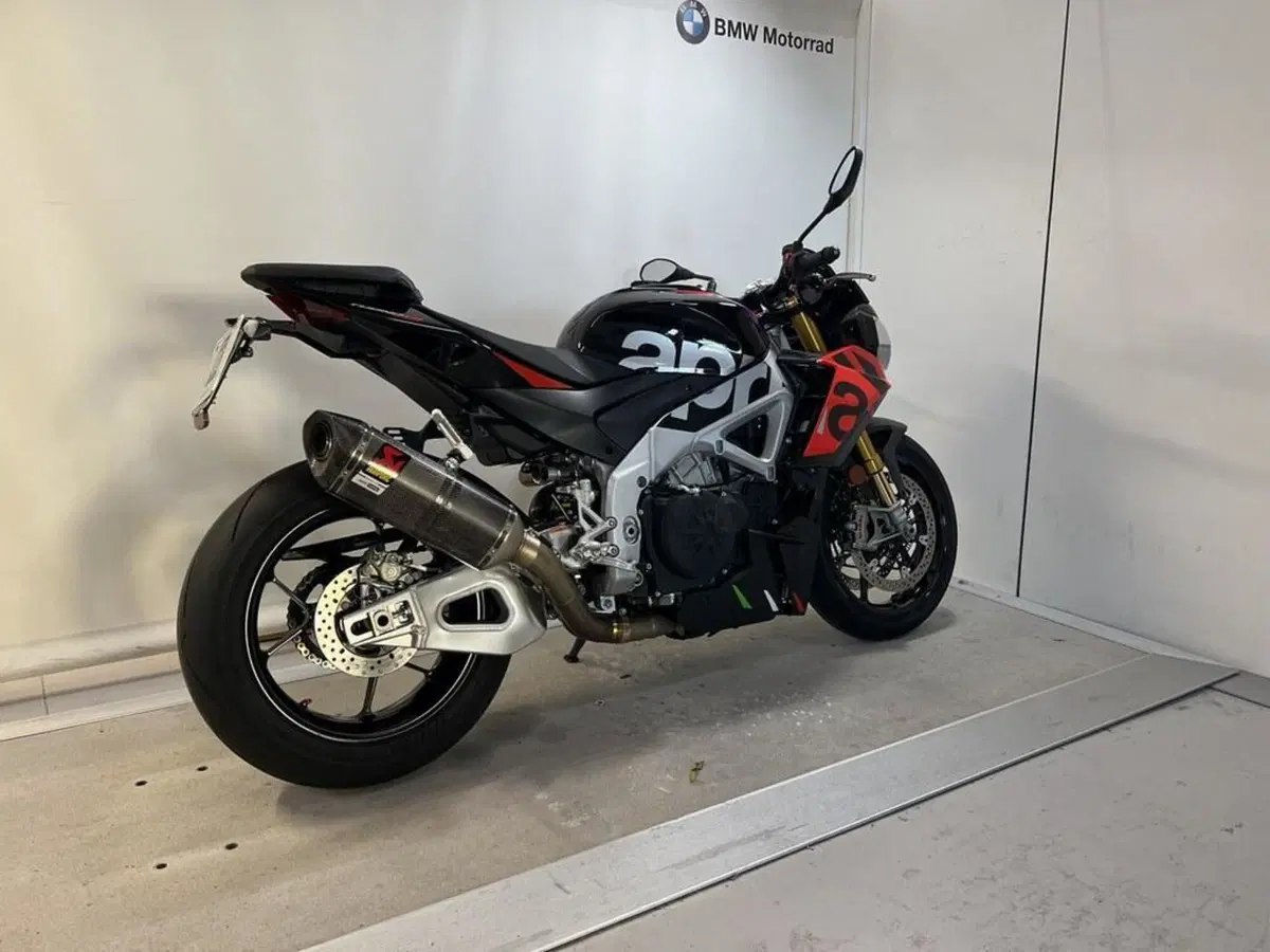 Aprilia Tuono V4 Factory (2021 - 24) (13)