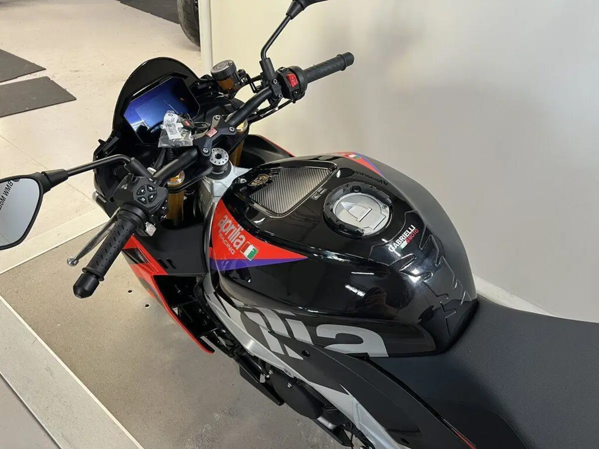 Aprilia Tuono V4 Factory (2021 - 24) (6)