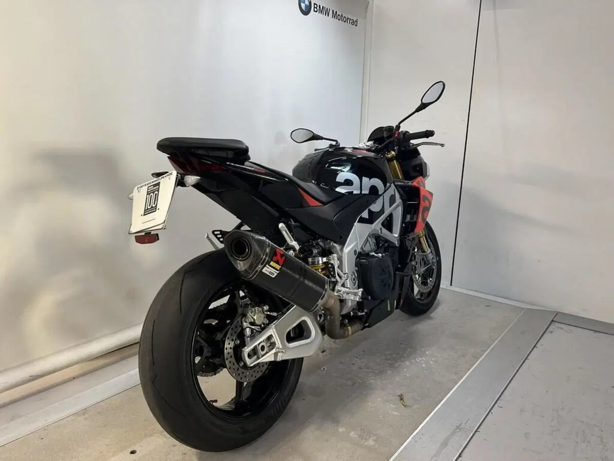 Aprilia Tuono V4 Factory (2021 - 24) (14)