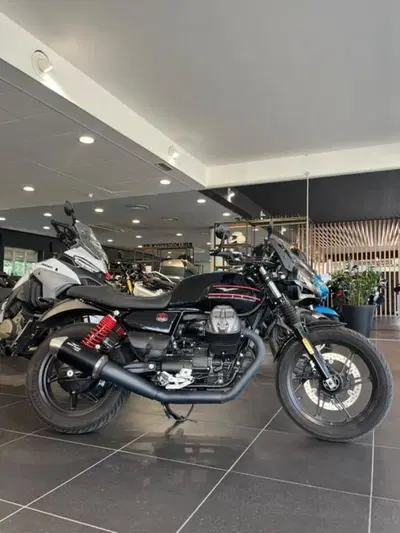 Moto Guzzi V7 850 Stone Special Abs (2021) usata