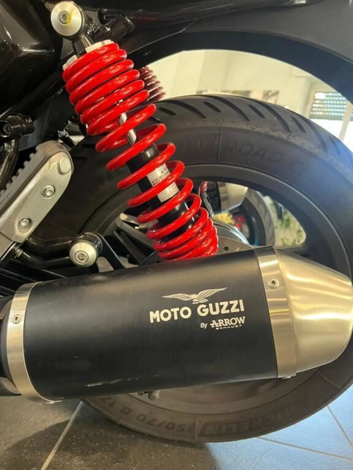 Moto Guzzi V7 850 Stone Special Abs (2021) (4)