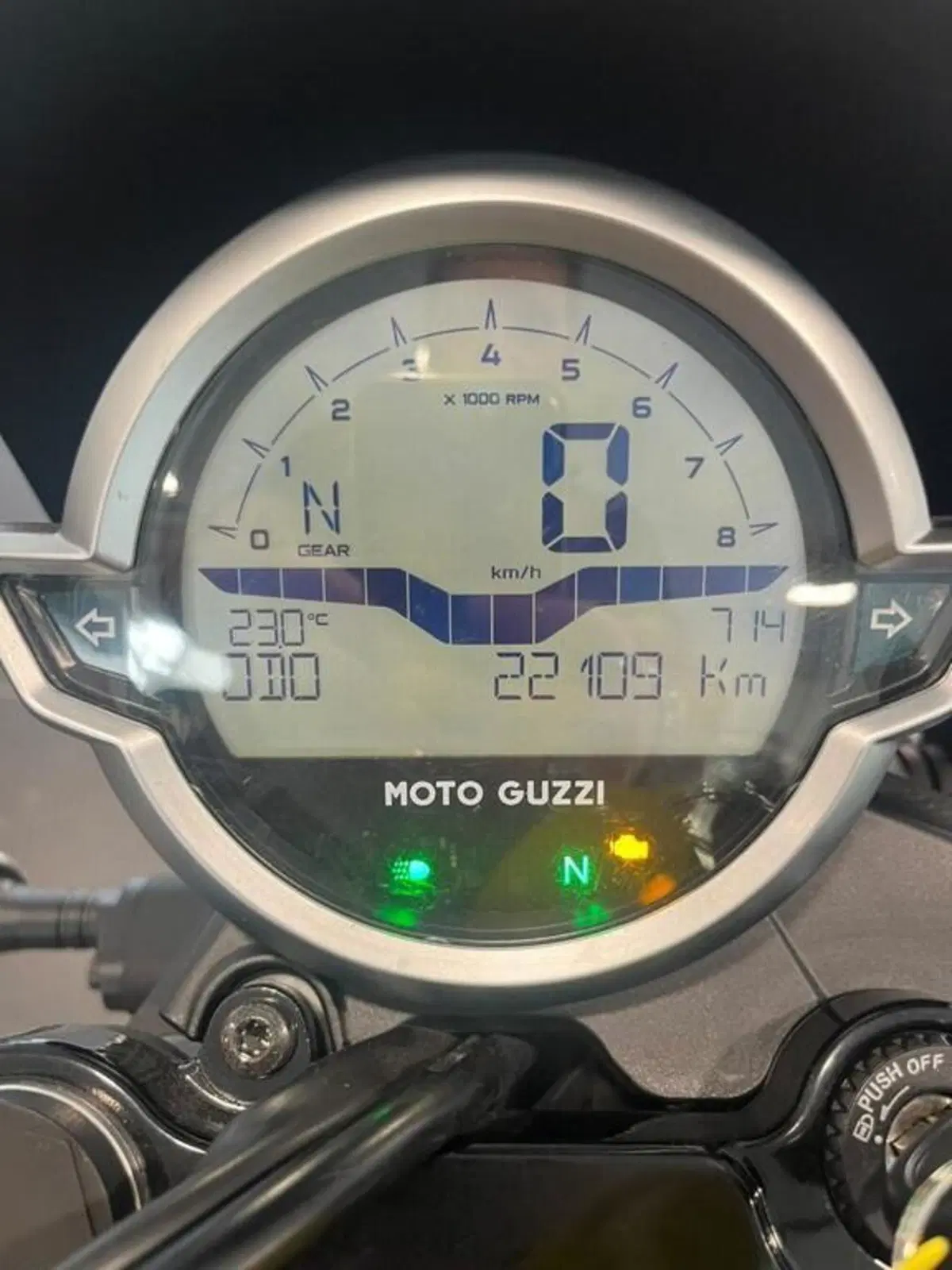 Moto Guzzi V7 850 Stone Special Abs (2021) (10)