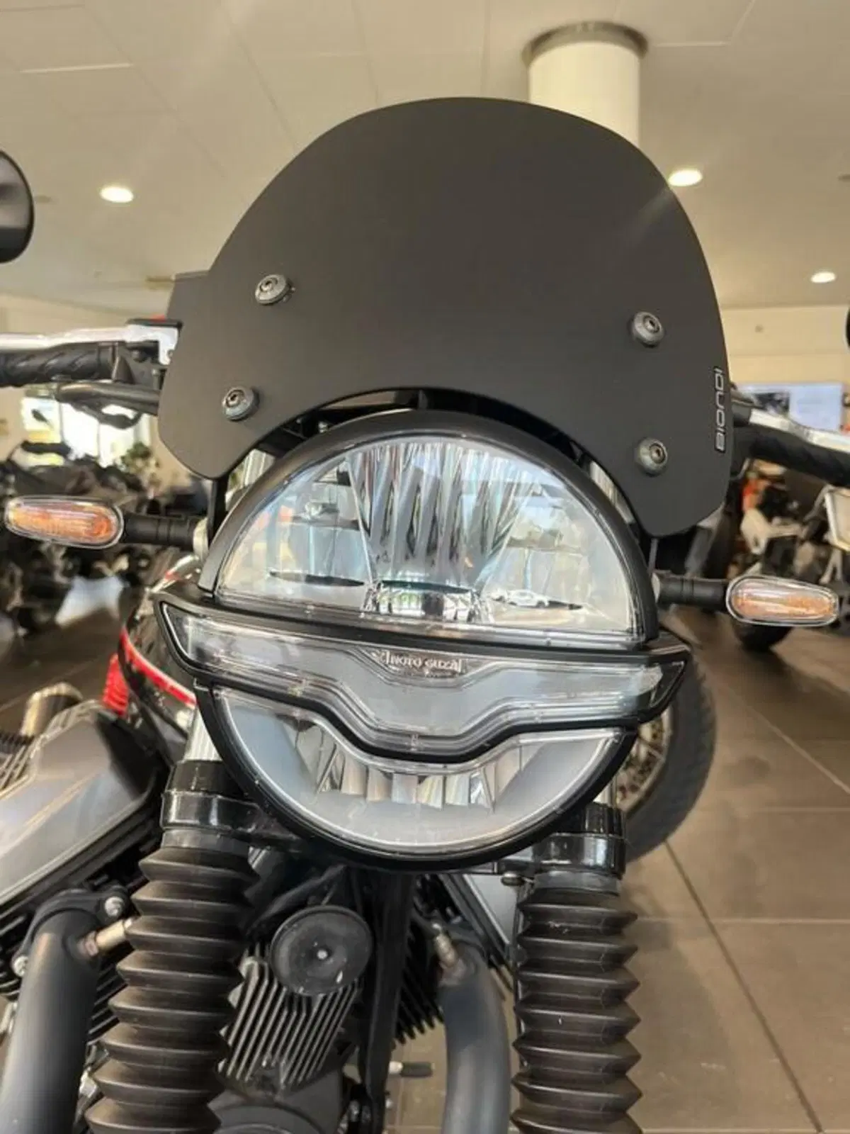 Moto Guzzi V7 850 Stone Special Abs (2021) (6)