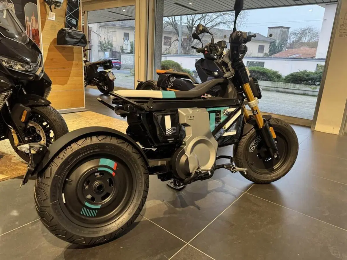 Bmw CE 02 (2024 - 26) (9)
