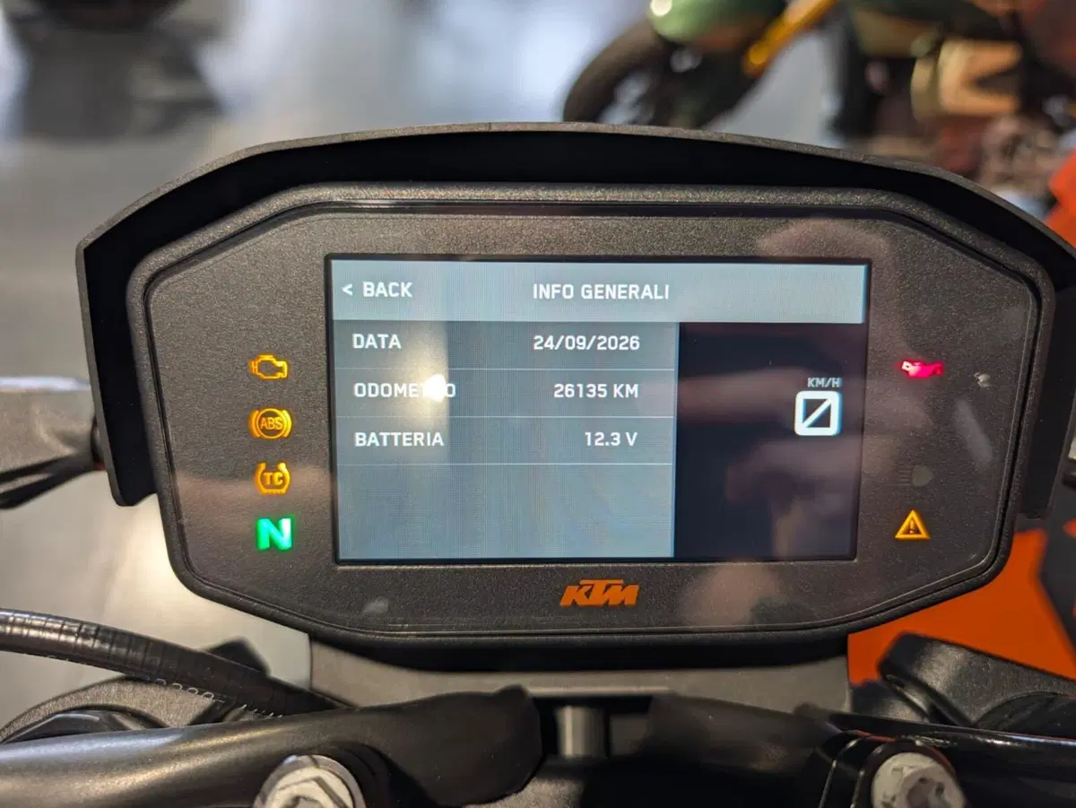 KTM 890 Duke R (2021 - 23) (5)