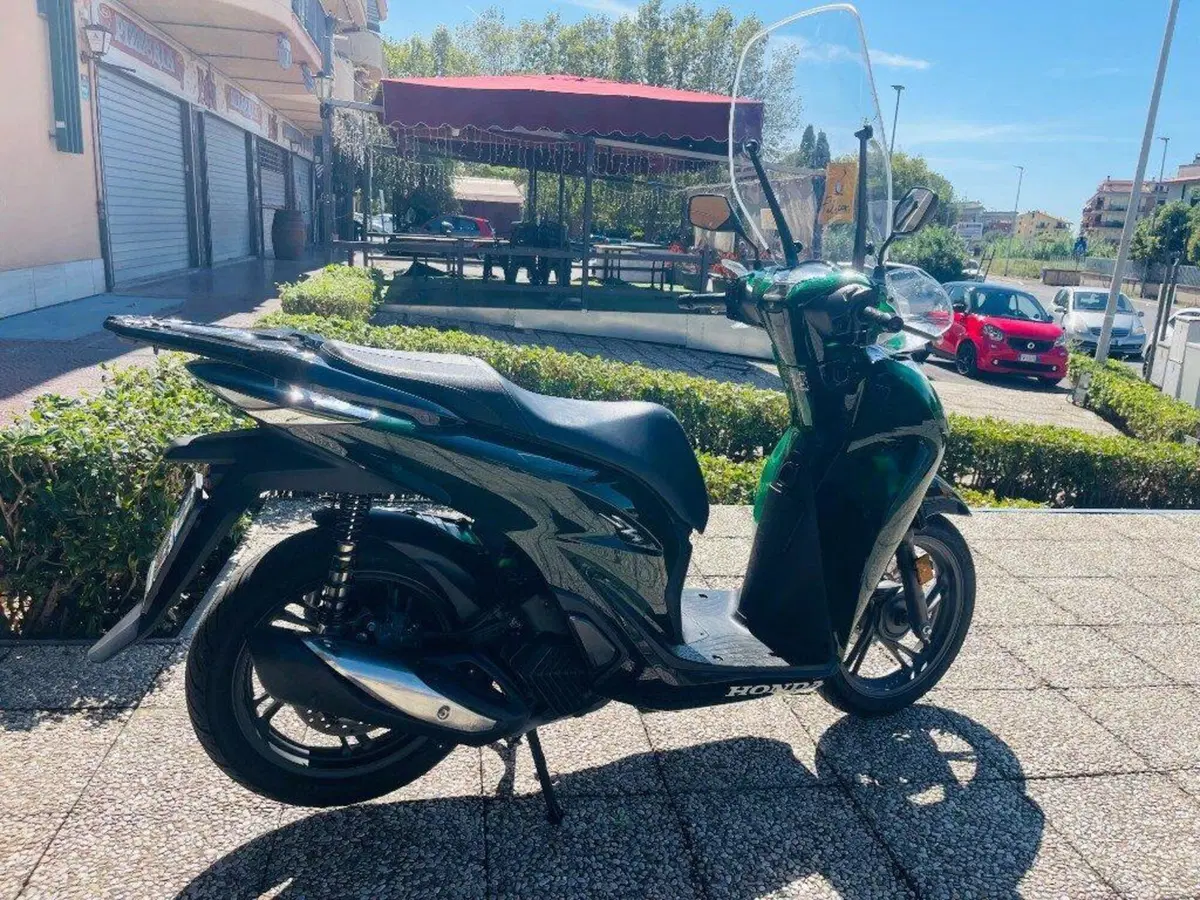 Honda SH 125i Vetro (2024 - 25) (9)