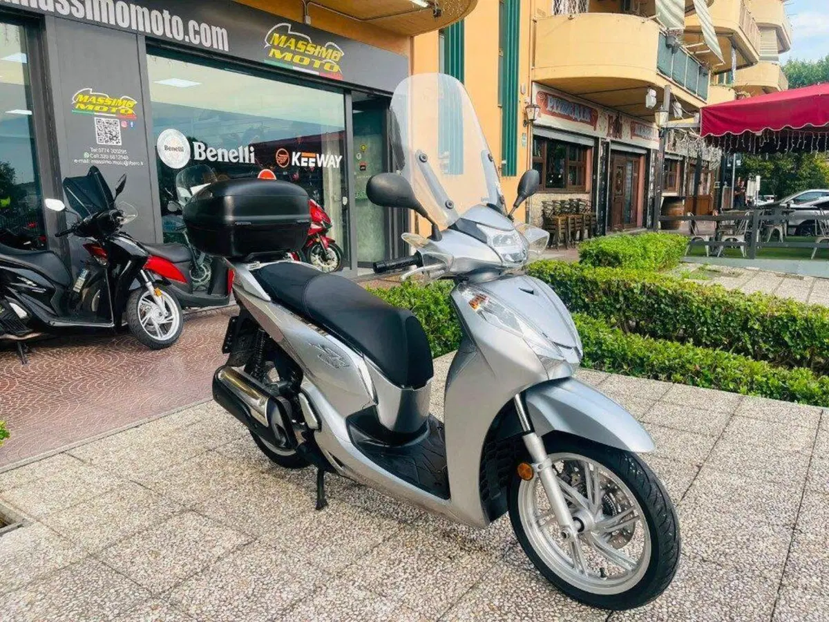 Honda SH 300 i ABS (2016 - 20) (4)
