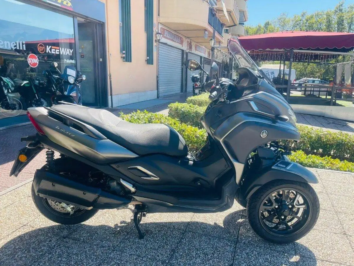 Yamaha Tricity 300 (2021 - 24) (4)