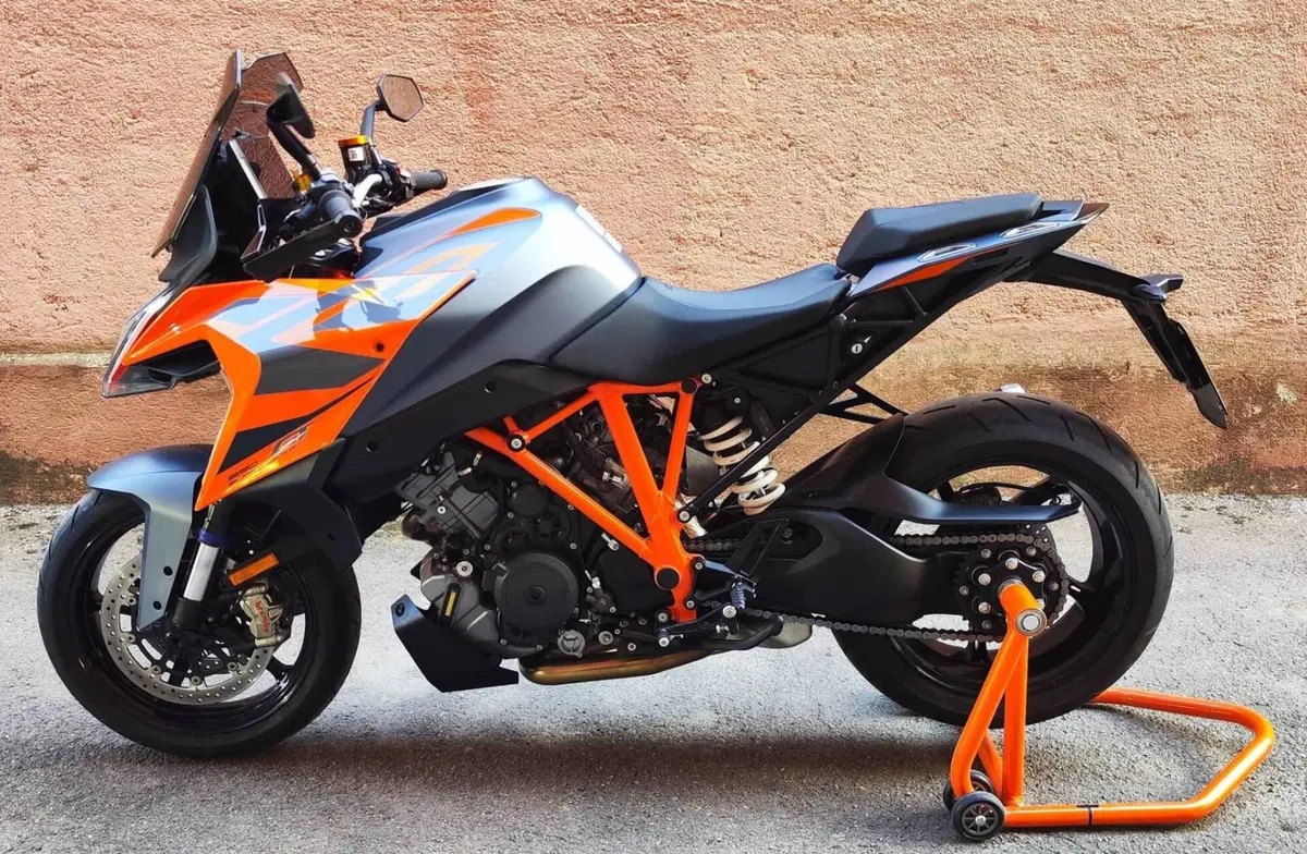 KTM 1290 Super Duke GT (2021 - 25) (3)