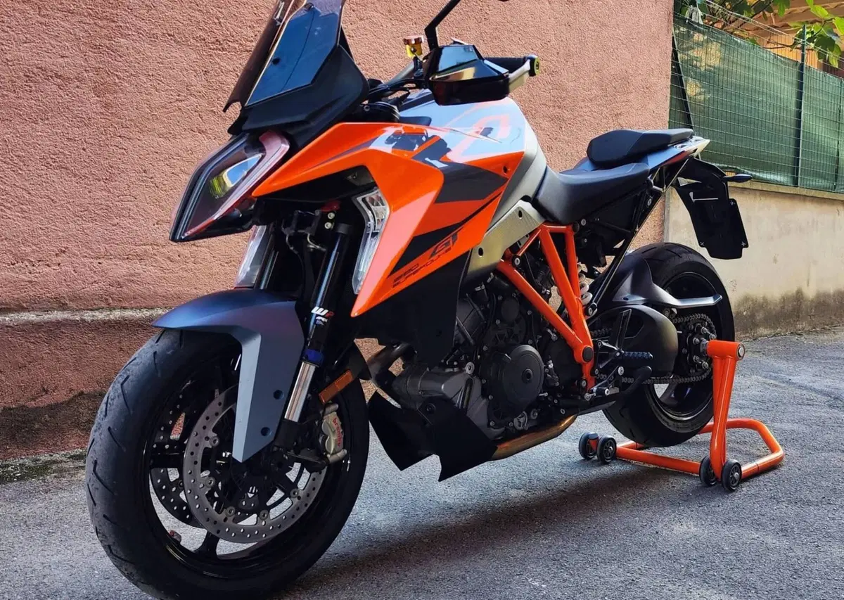 KTM 1290 Super Duke GT (2021 - 25) (4)