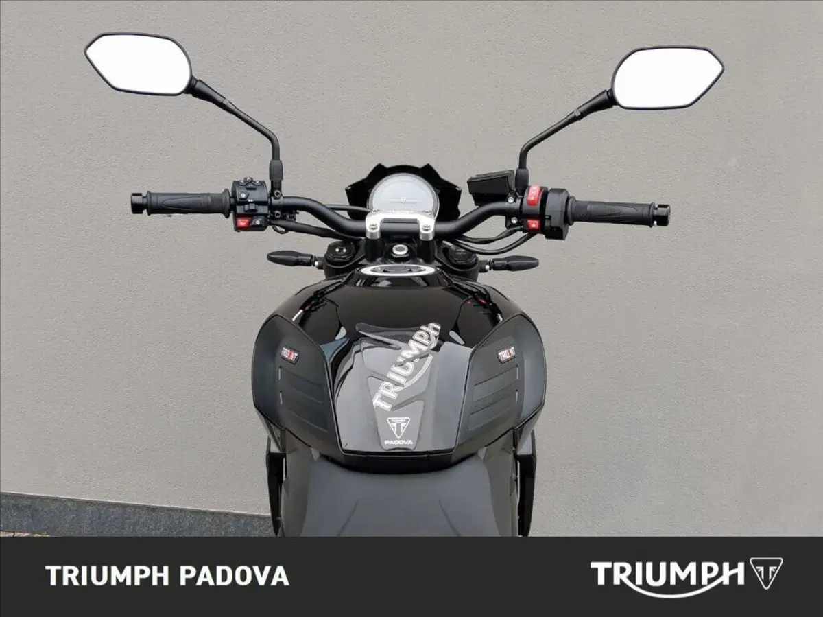 Triumph Trident 800 (2026) (11)