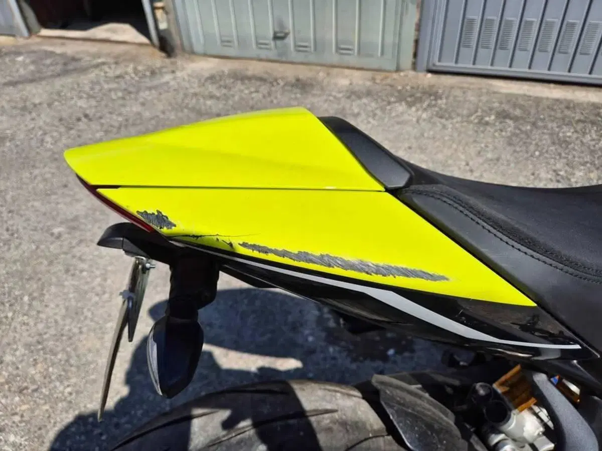Triumph Speed Triple 1200 RX (2025 - 26) (2)