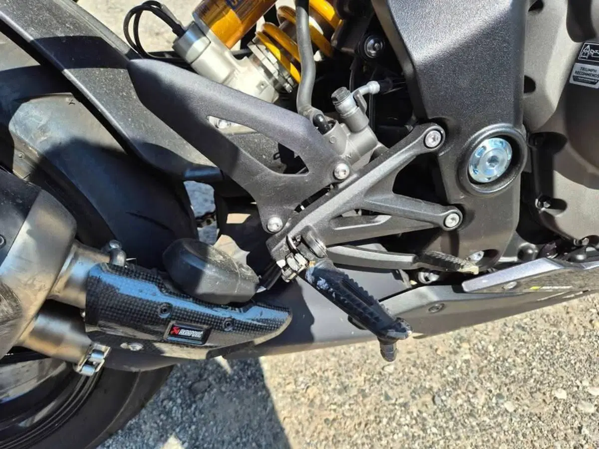 Triumph Speed Triple 1200 RX (2025 - 26) (10)