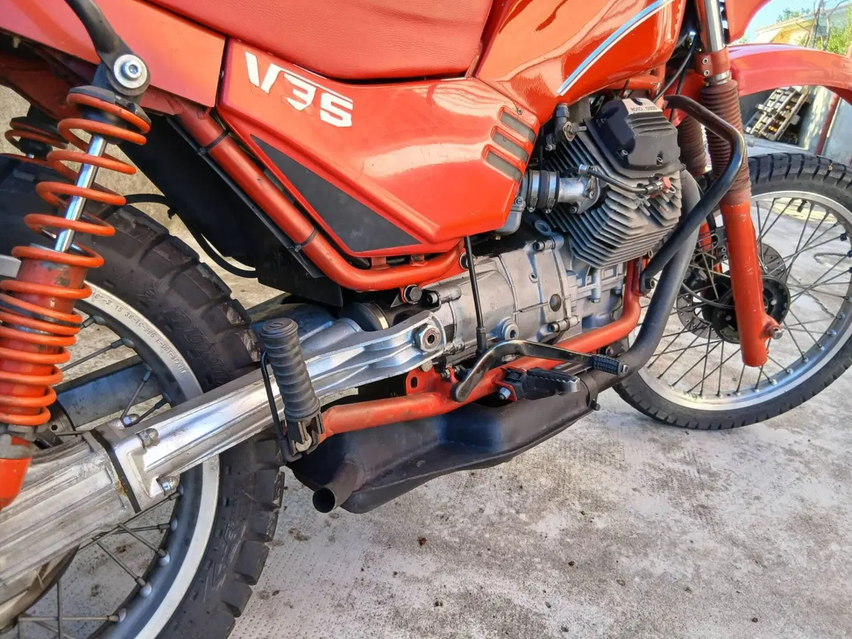 Moto Guzzi V 35 TT (1985 - 89) (6)