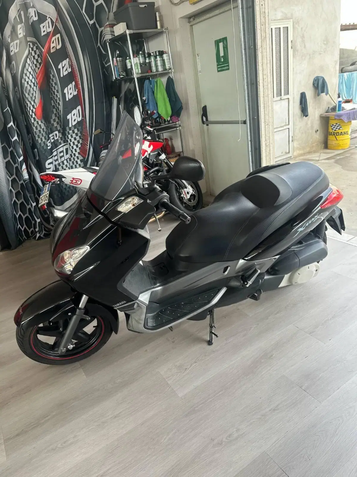 Yamaha X-Max 250 (2007 - 09) (2)