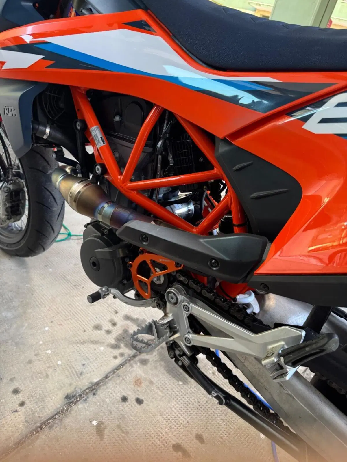 KTM 690 SMC R (2023 - 25) (9)
