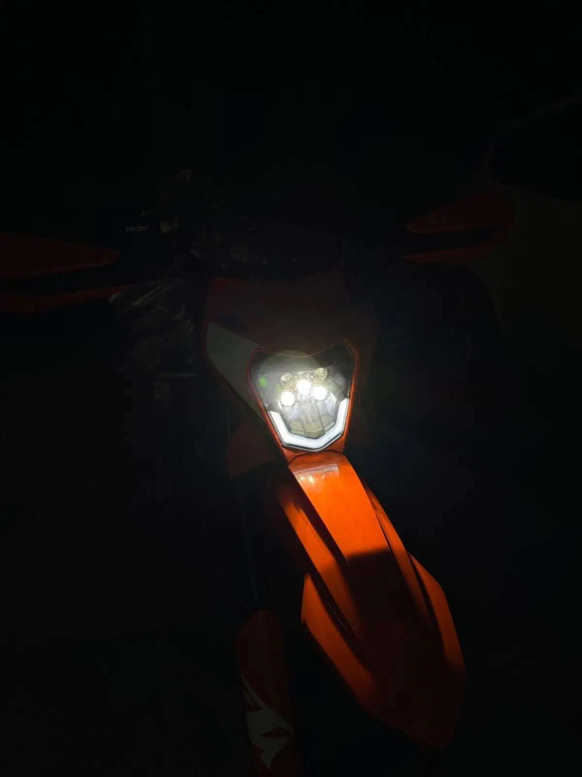 KTM 690 SMC R (2023 - 25) (10)