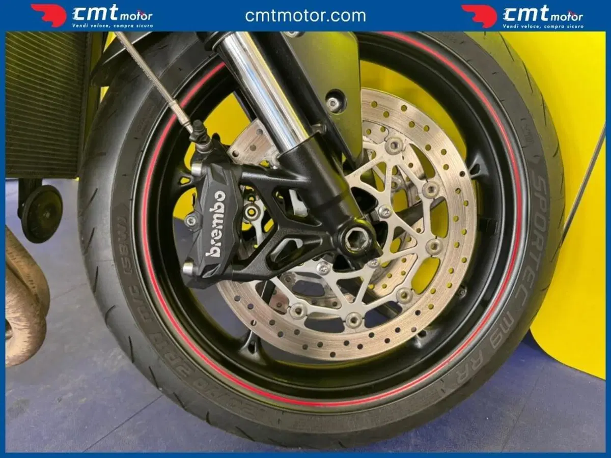 Triumph Street Triple R (2020 - 22) (9)