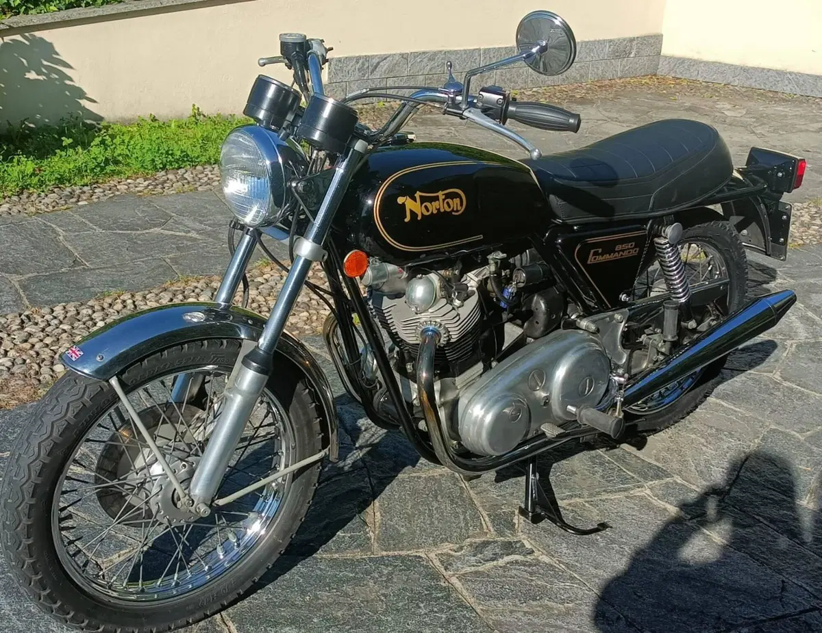 Norton Commando  (2)