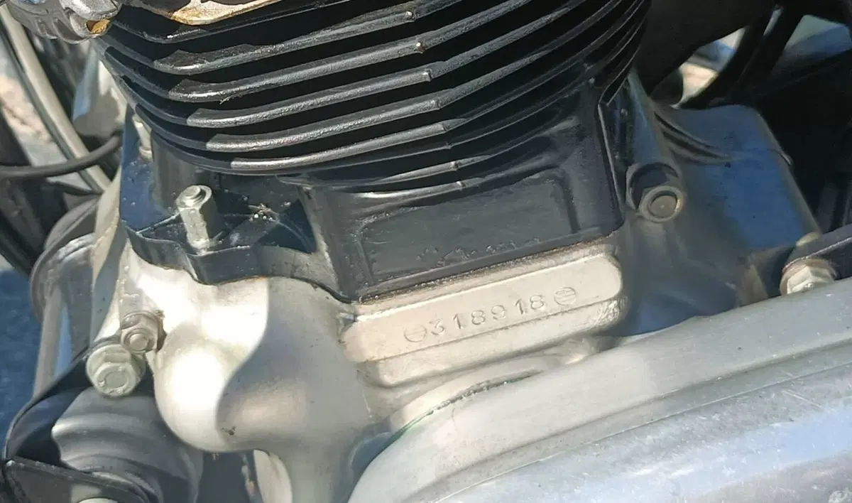 Norton Commando  (8)