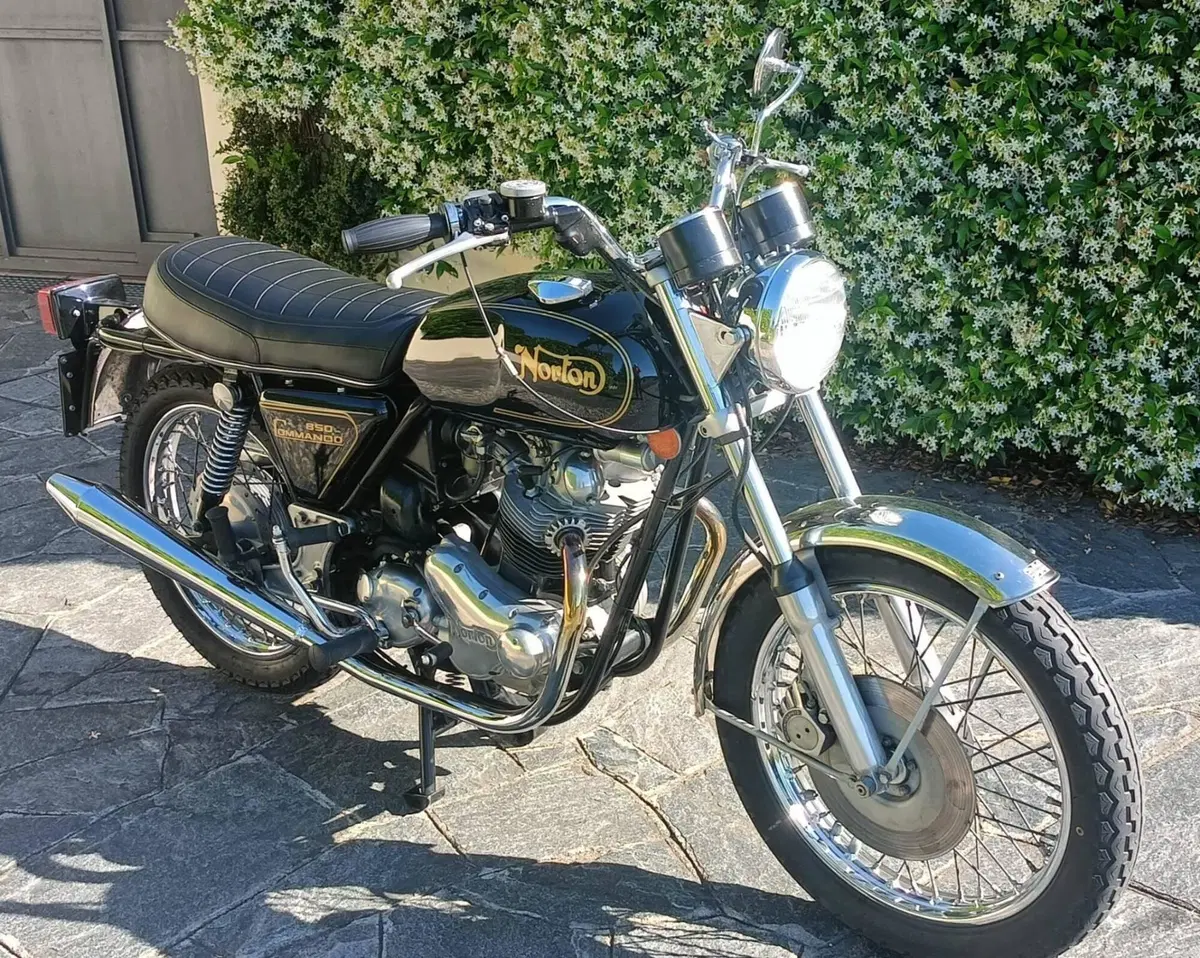 Norton Commando  (9)