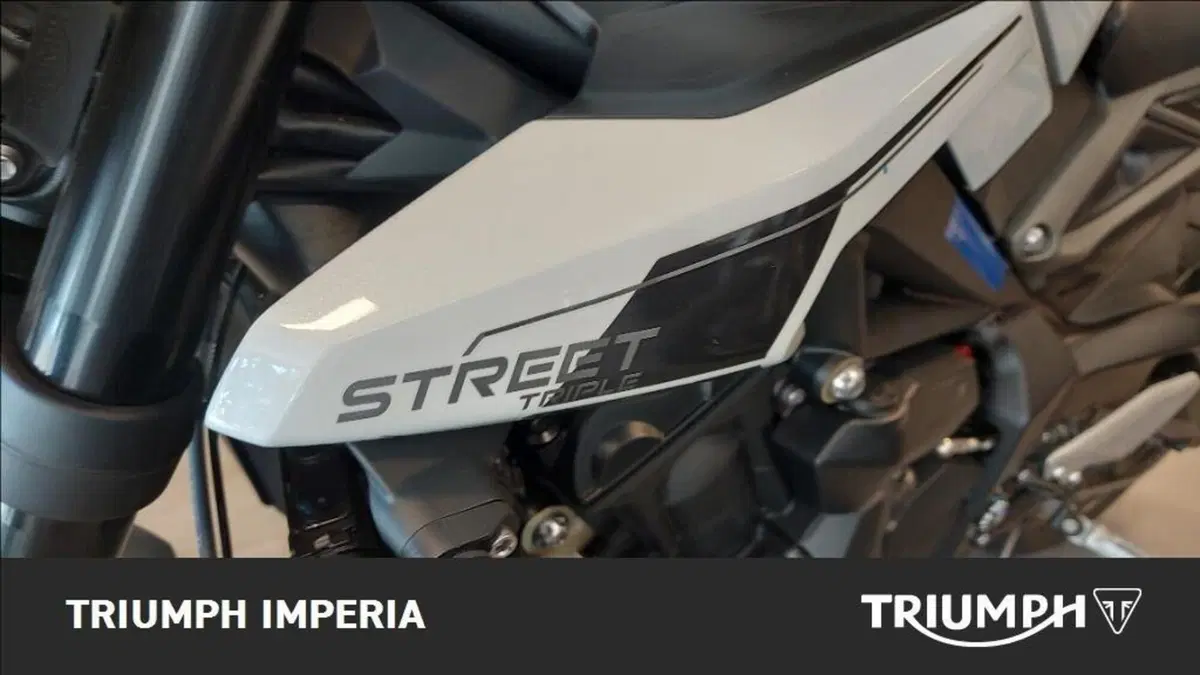 Triumph Street Triple 765 R (2023 - 26) (3)