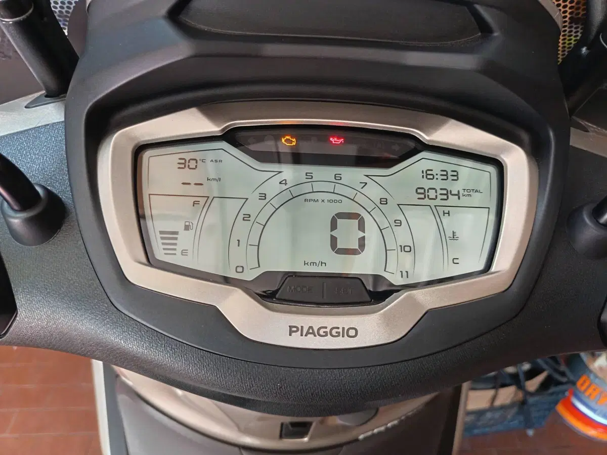 Piaggio Beverly 300 ABS-ASR (2021 - 25) (5)