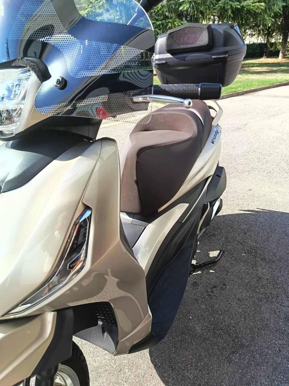 Piaggio Beverly 300 ABS-ASR (2021 - 25) (2)
