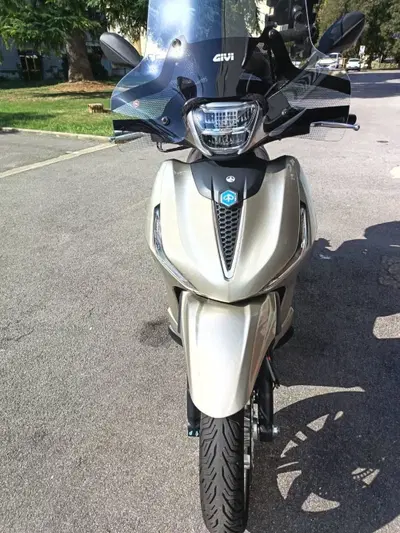 Piaggio Beverly 300 ABS-ASR (2021 - 25) usata