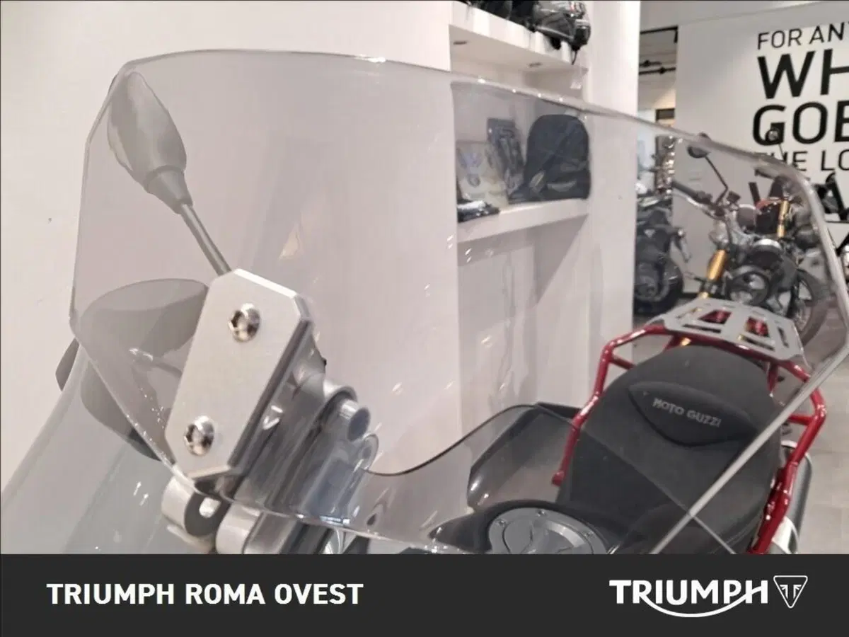 Moto Guzzi V85 TT Evocative Graphics (2019 - 20) (13)