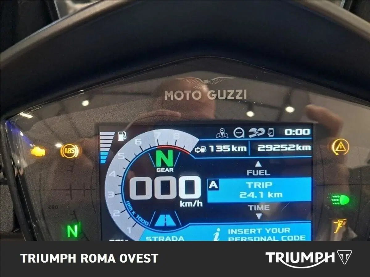 Moto Guzzi V85 TT Evocative Graphics (2019 - 20) (12)
