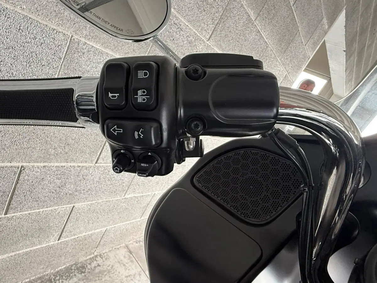Harley-Davidson 107 Road Glide Ultra (2017 - 18) - FLTRU (9)