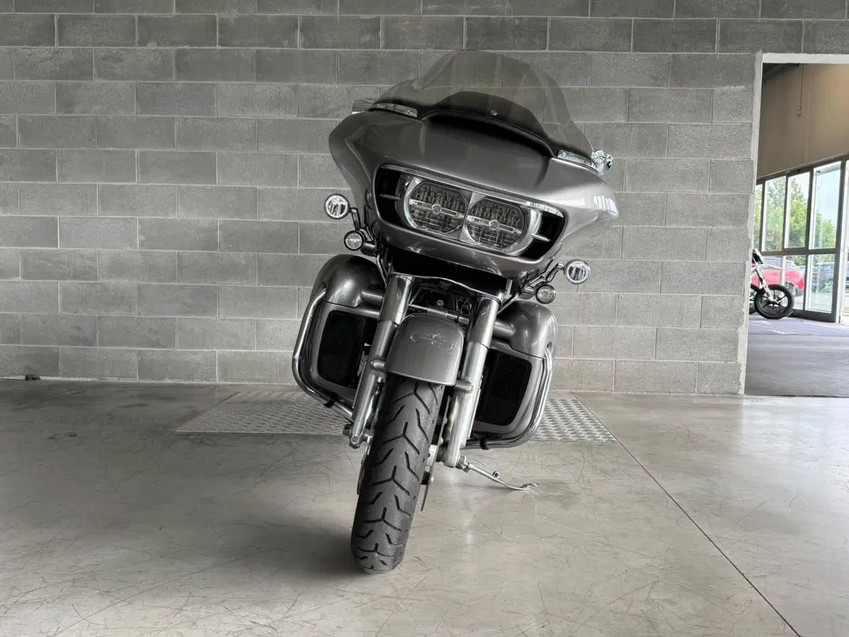 Harley-Davidson 107 Road Glide Ultra (2017 - 18) - FLTRU (10)