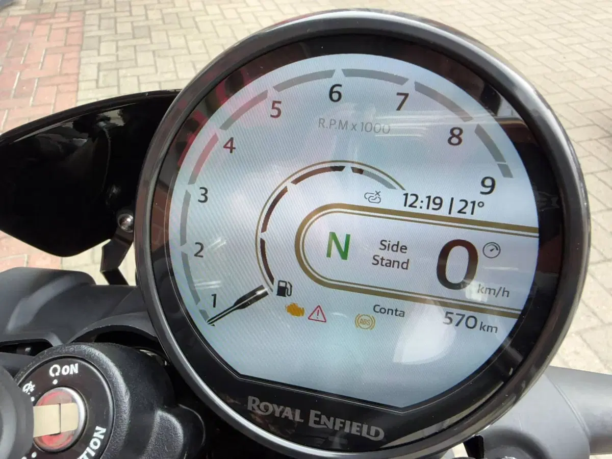 Royal Enfield Guerrilla 450 (2024 - 26) (2)