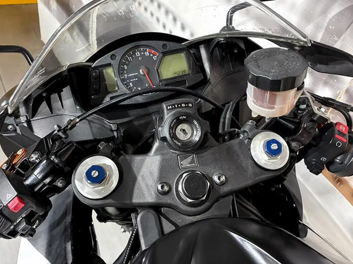 Honda CBR 600 RR (2007 - 08) (6)