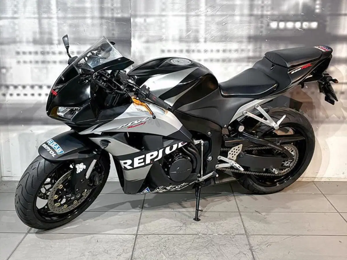Honda CBR 600 RR (2007 - 08) (7)