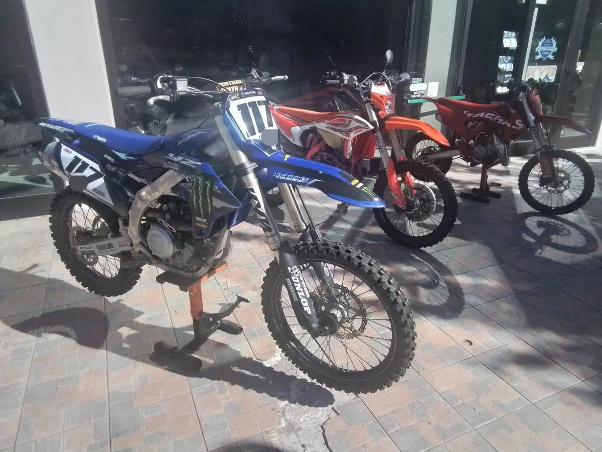 Yamaha YZ 450 F (2023) (8)