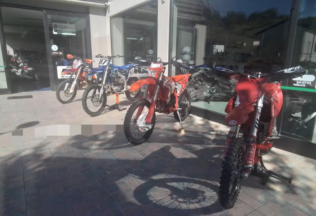 Yamaha YZ 450 F (2023) (14)