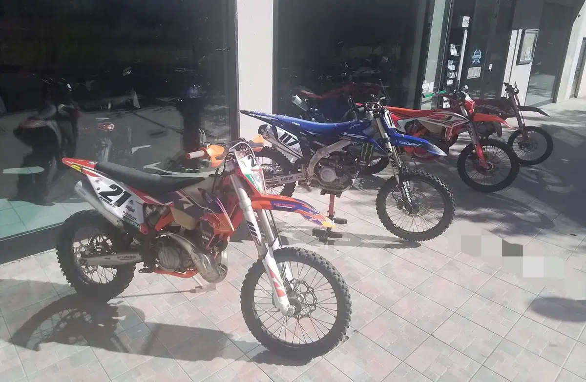Yamaha YZ 450 F (2023) (15)