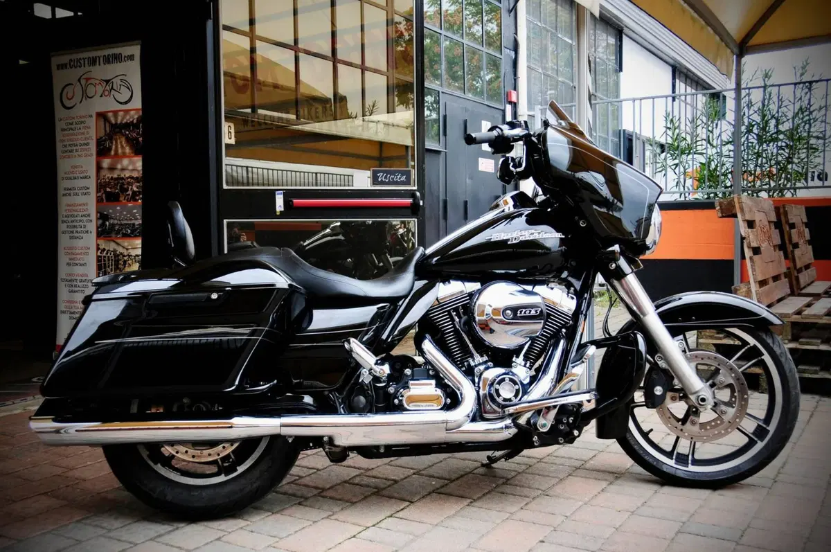 Harley-Davidson 1690 Street Glide Special (2014 - 16) - FLHX (2)