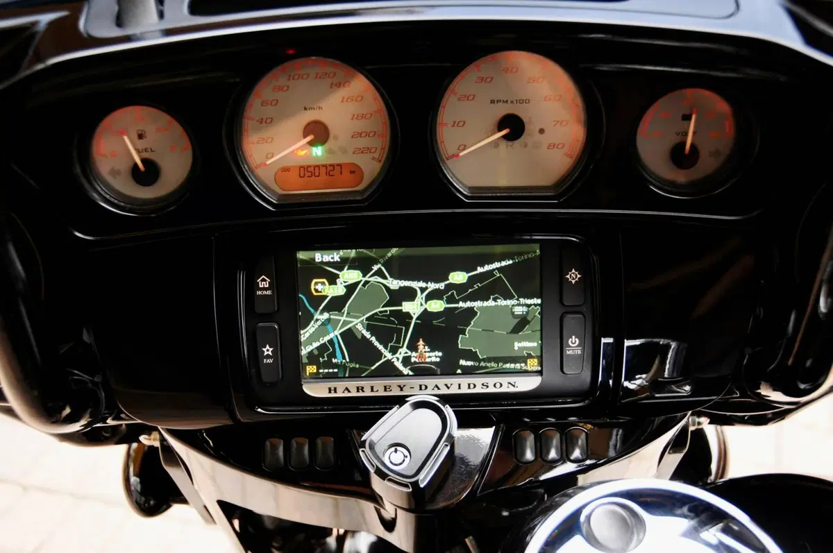 Harley-Davidson 1690 Street Glide Special (2014 - 16) - FLHX (11)