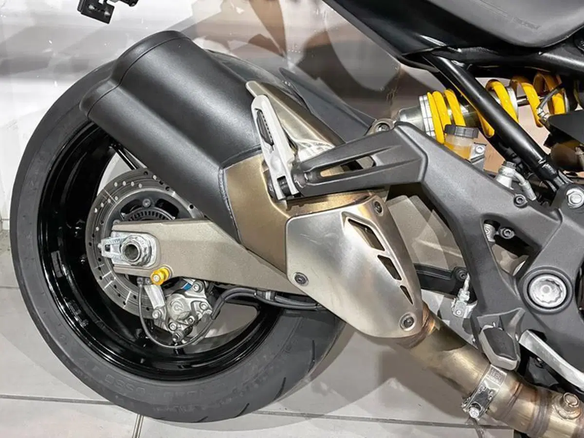 Ducati Monster 821 ABS (2014 - 17) (3)
