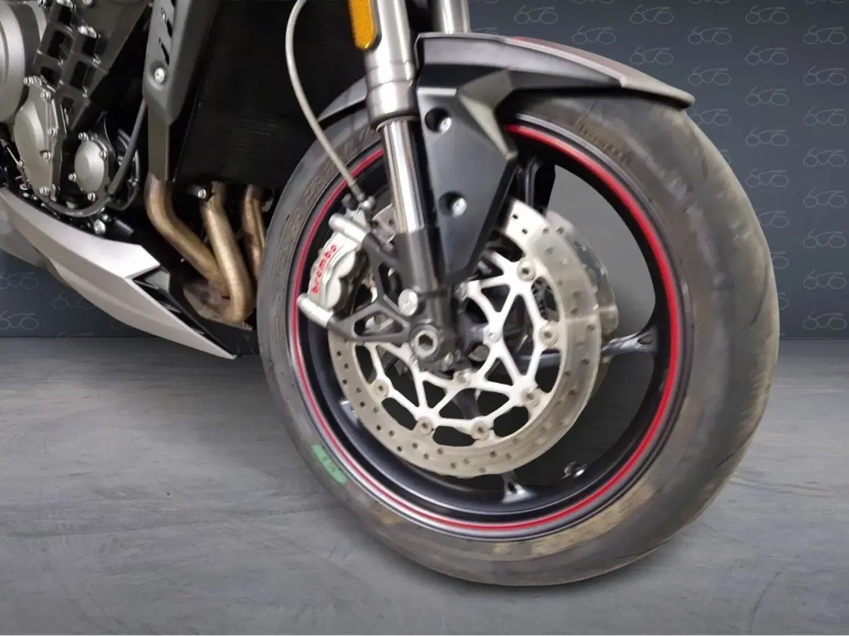 Triumph Street Triple RS (2017 - 19) (5)
