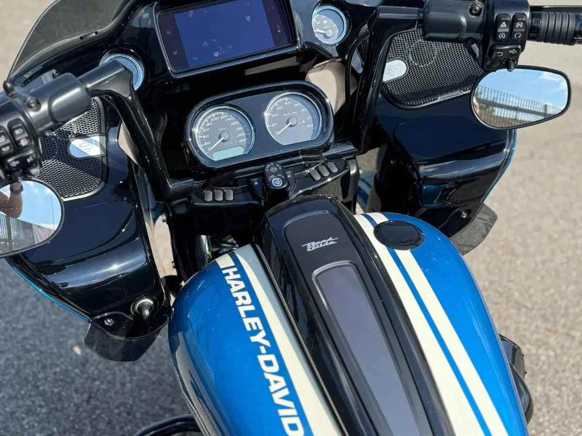 Harley-Davidson Road Glide ST Fast Johnnie Enthusiast (2023) (5)